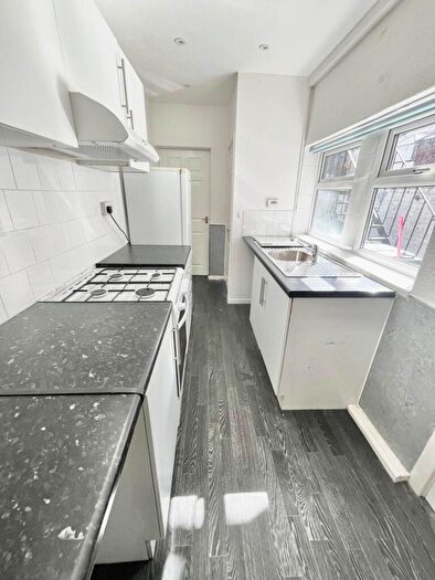 2 Bedroom Flat To Rent In Prince Consort Rd, Gateshead, NE8