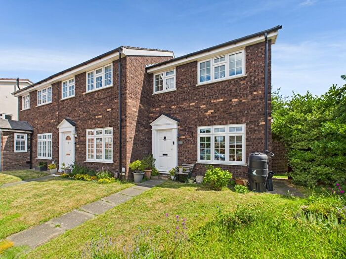 3 Bedroom End Of Terrace House For Sale In Queenswood Road, Sidcup, Kent, DA15