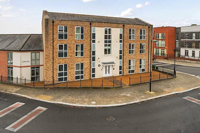 2 Bedroom Flat For Sale In The Square, Upton, Northampton, NN5