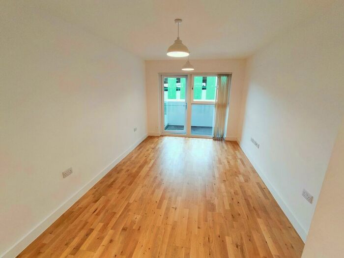 1 Bedroom Flat To Rent In Park Place, Stevenage, SG1