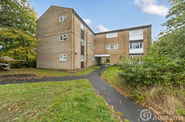 2 Bedroom Apartment For Sale In Naseby, Bracknell, Berkshire, RG12