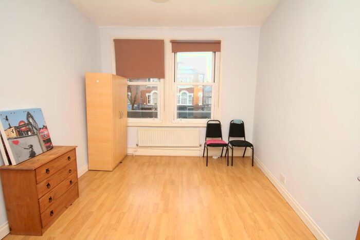 2 Bedroom Flat To Rent In Junction Road, Tufnell Park, London, N19