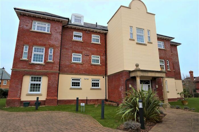 3 Bedroom Flat To Rent In Christchurch Place, Eastbourne BN23