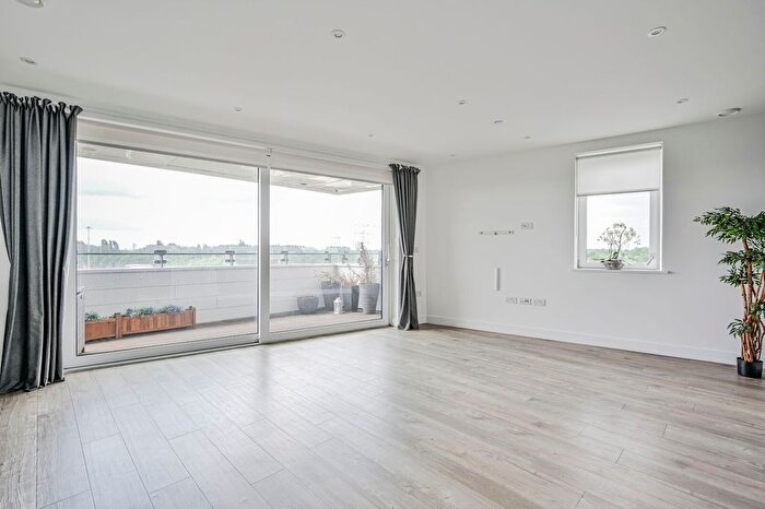 2 Bedroom Flat To Rent In Beck Square, Leyton, Leyton, London, E10