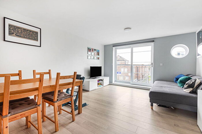 2 Bedroom Flat For Sale In Sydenham Road, CR0