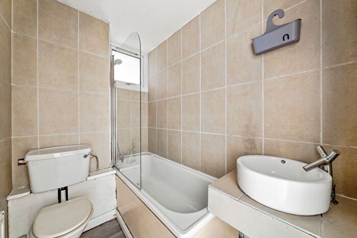 1 Bedroom Flat To Rent In Finborough Road, Chelsea, SW10