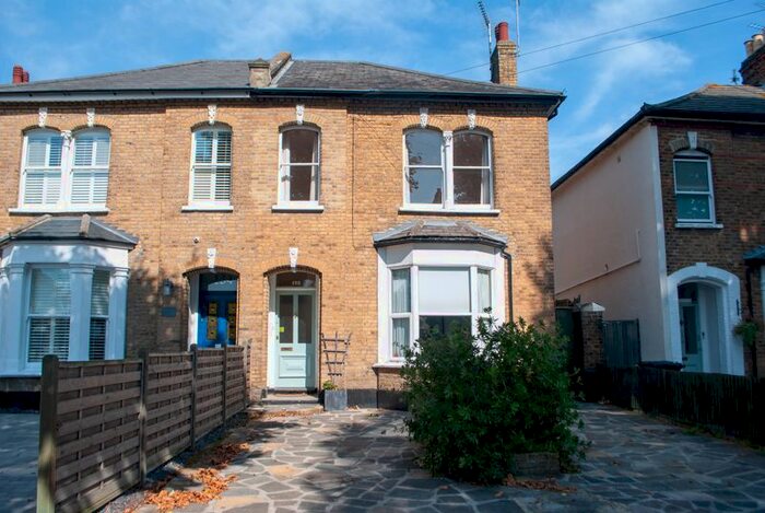 2 Bedroom Flat To Rent In Alexandra Road, Southend-On-Sea, SS1