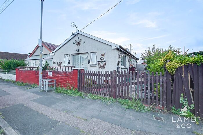 2 Bedroom Detached Bungalow For Sale In Meadow Way, Jaywick, Clacton-On-Sea, CO15