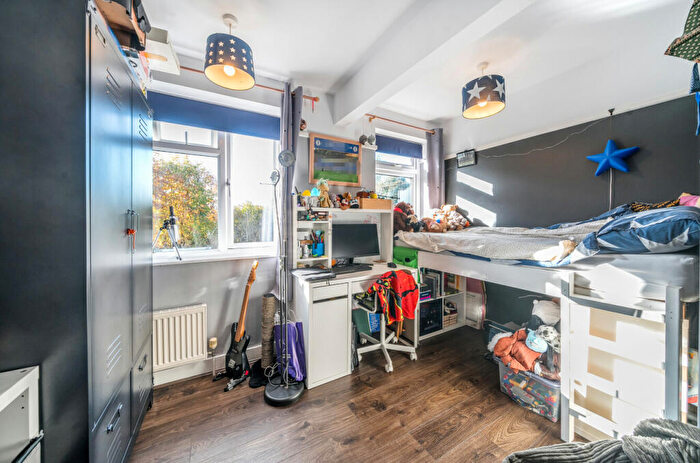 3 Bedroom Semi-Detached House For Sale In Whitedown Lane, Alton, Hampshire, GU34