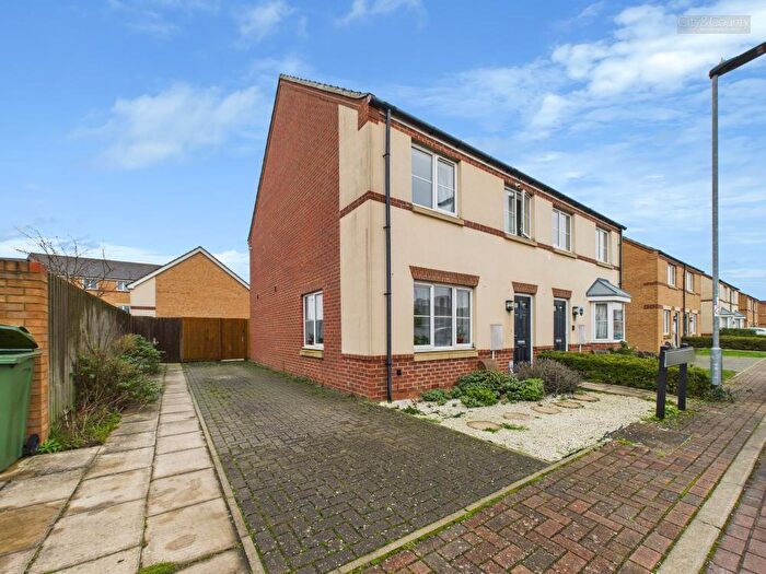 3 Bedroom Semi Detached House For Sale In Rathbone Crescent, Peterborough, PE3