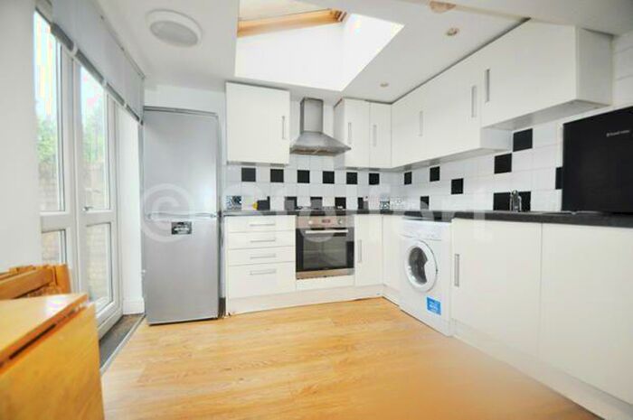 4 Bedroom Flat To Rent In Jackson Road, London, N7