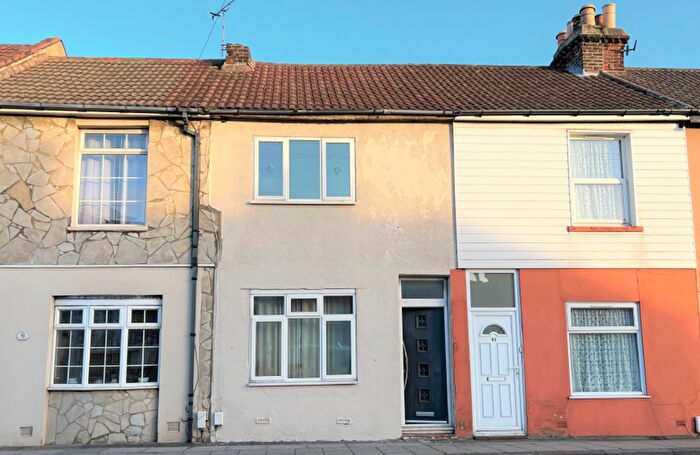 2 Bedroom Terraced House To Rent In A Somers Road, Southsea, PO5