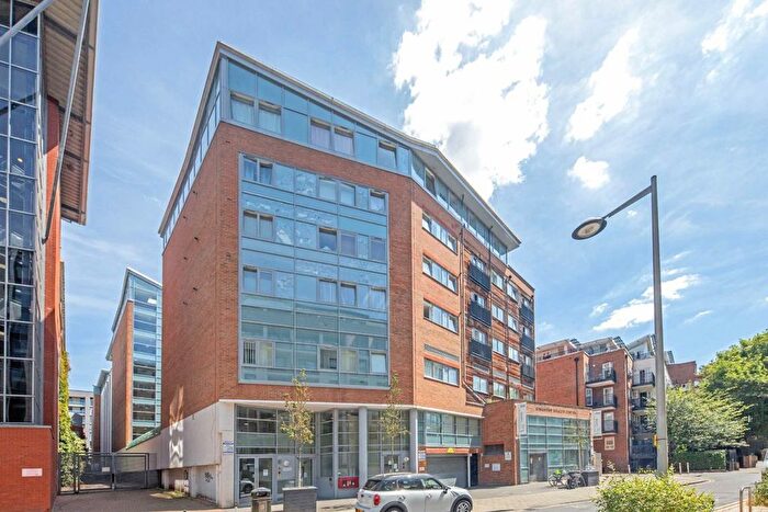 2 Bedroom Flat To Rent In Skerne Road, Kingston Upon Thames, KT2