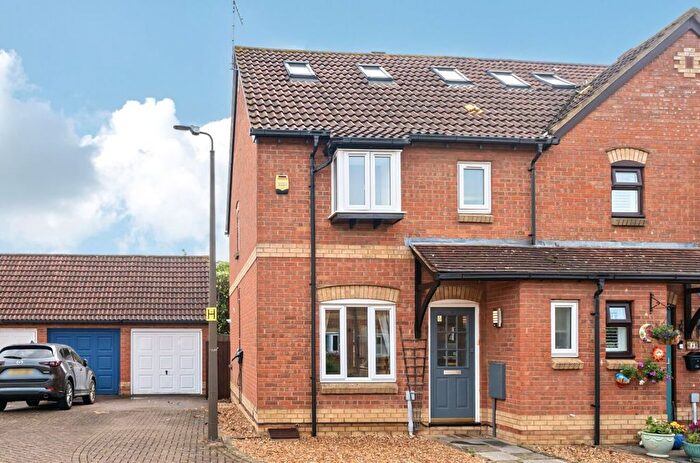 4 Bedroom Semi-Detached House For Sale In Deacon Mews, Marston Moretaine, Bedford, MK43