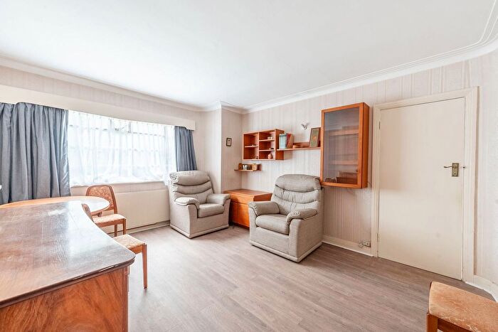 4 Bedroom Semi Detached House To Rent In Green Verges, Stanmore, Stanmore, HA7