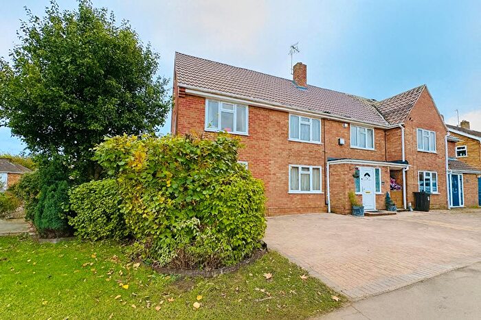 7 Bedroom Semi-Detached House For Sale In Silverdale Road, Earley, Reading, RG6