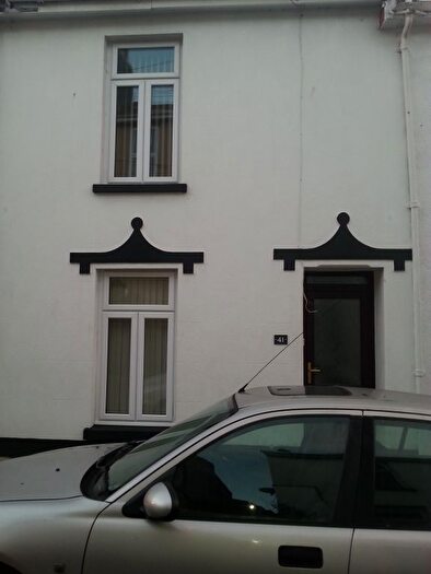 2 Bedroom Terraced House To Rent In Drew Street, Brixham, TQ5