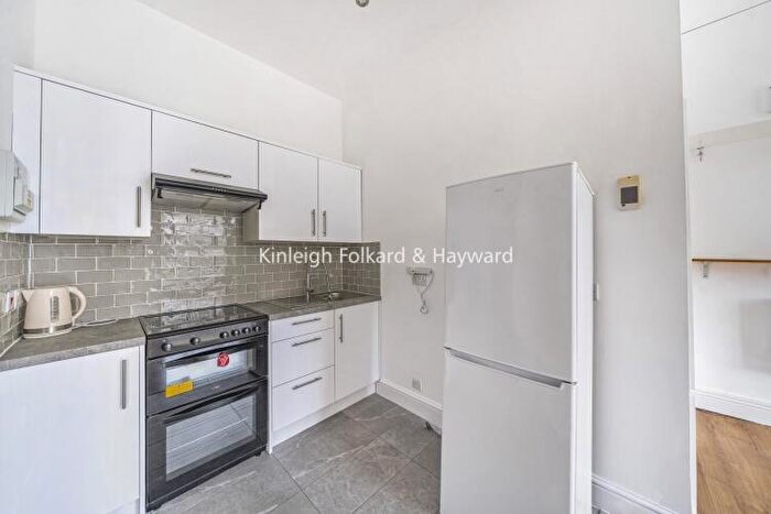 Apartment To Rent In Woodberry Grove London, N4