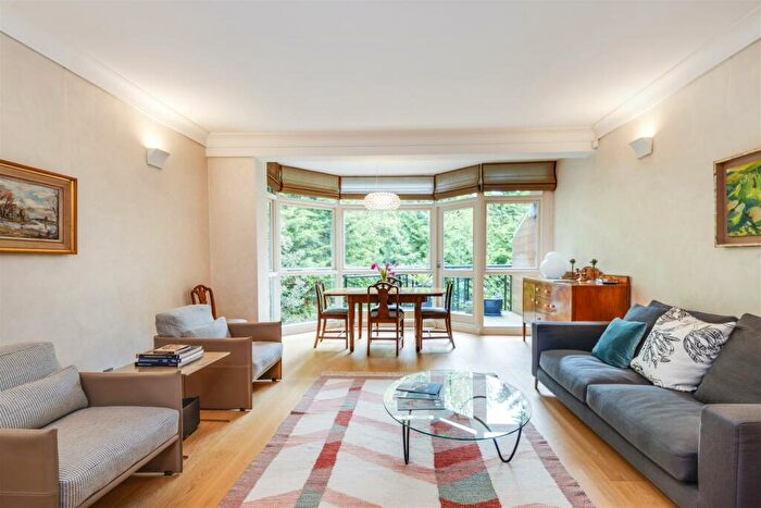 3 Bedroom Flat To Rent In Greenaway Gardens, Hampstead, NW3