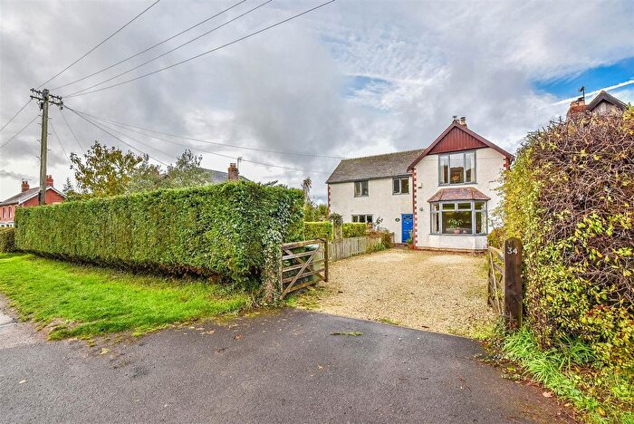 4 Bedroom Detached House For Sale In Dursley Road, Dursley, GL11