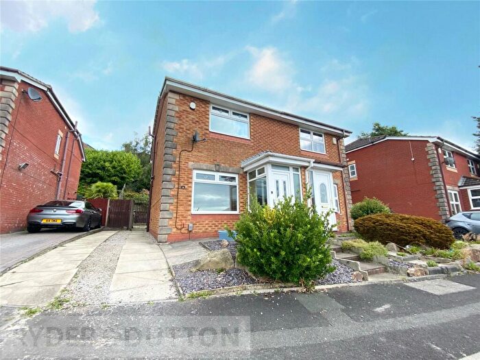 3 Bedroom Semi-Detached House To Rent In Titchfield Road, Oldham, OL8