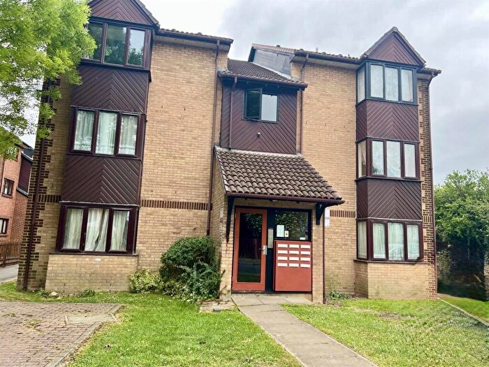 Apartment To Rent In Adams Way, Croydon, CR0