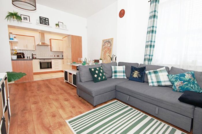 2 Bedroom Flat For Sale In Crosby Road North, Waterloo, L22