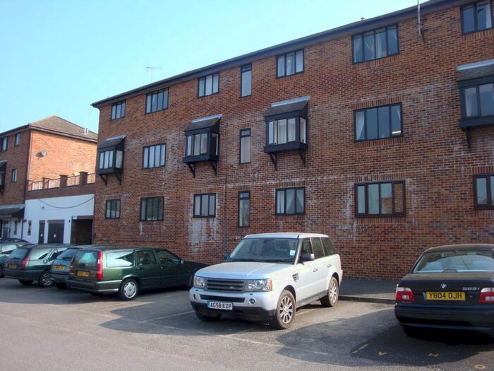 Studio To Rent In Linden Drive, Liss, GU33