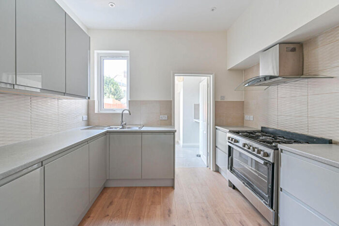 5 Bedroom Detached House For Sale In Langdale Avenue, Mitcham, CR4