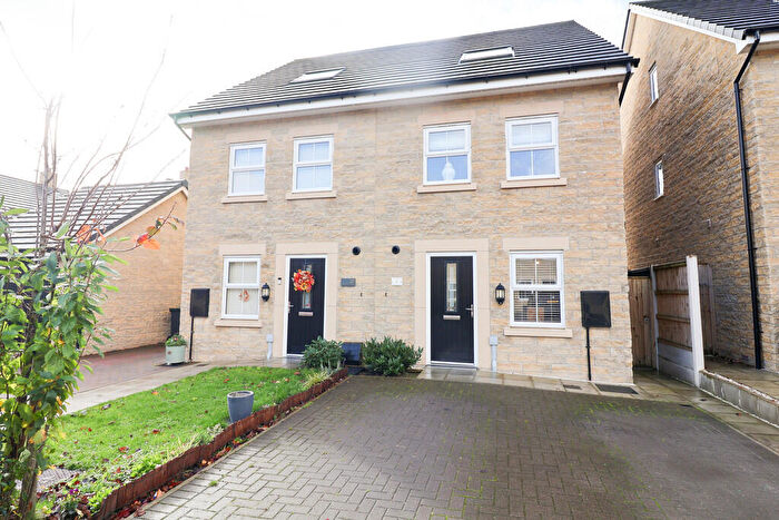 4 Bedroom Semi Detached House For Sale In Rhodeswood Avenue, Tintwistle, Glossop, SK13