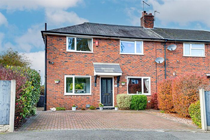 3 Bedroom Semi Detached House For Sale In The Crescent, Congleton, CW12