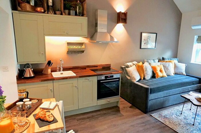 1 Bedroom Apartment To Rent In Flexford Lane, Sway, SO41