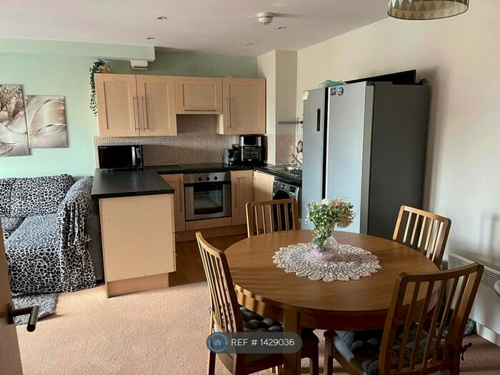 2 Bedroom Flat To Rent In Heritage Way, Wigan, WN3