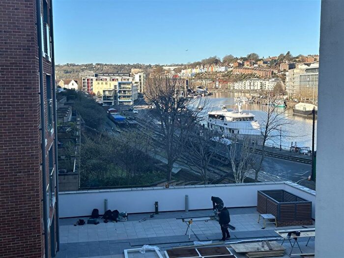 2 Bedroom Flat To Rent In Gaol Ferry Steps, Bristol, BS1