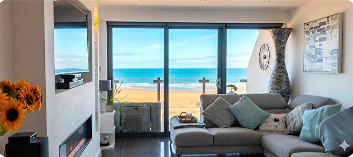 2 Bedroom Flat For Sale In New South Promenade, Blackpool, Lancashire, FY4