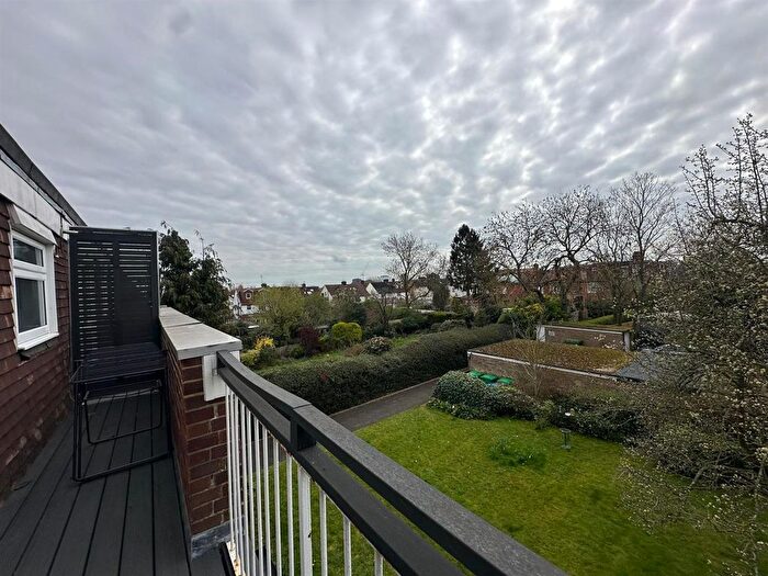 1 Bedroom Flat To Rent In Dukes Avenue, New Malden, KT3