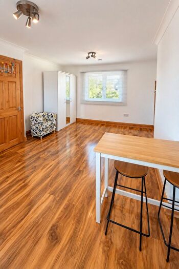Studio To Rent In Hoylake Road, London, W3
