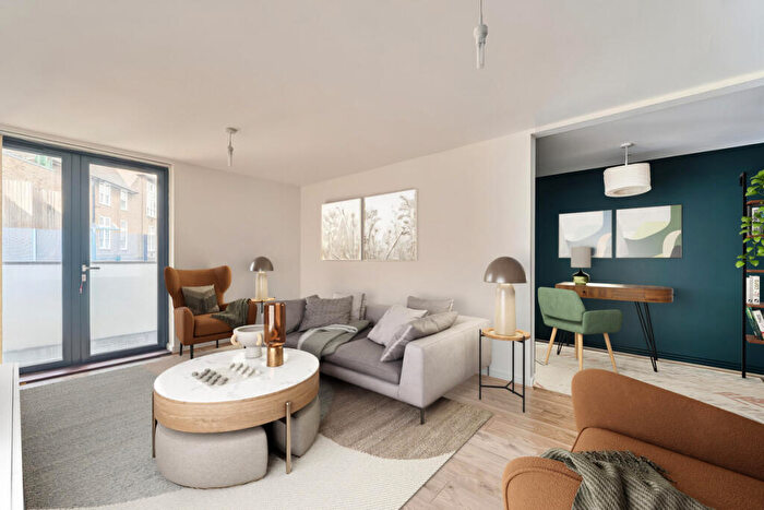 2 Bedroom Apartment To Rent In Annabel Close, London, E14