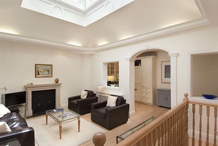 1 Bedroom Mews To Rent In Chester Square, Belgravia, London, SW1W