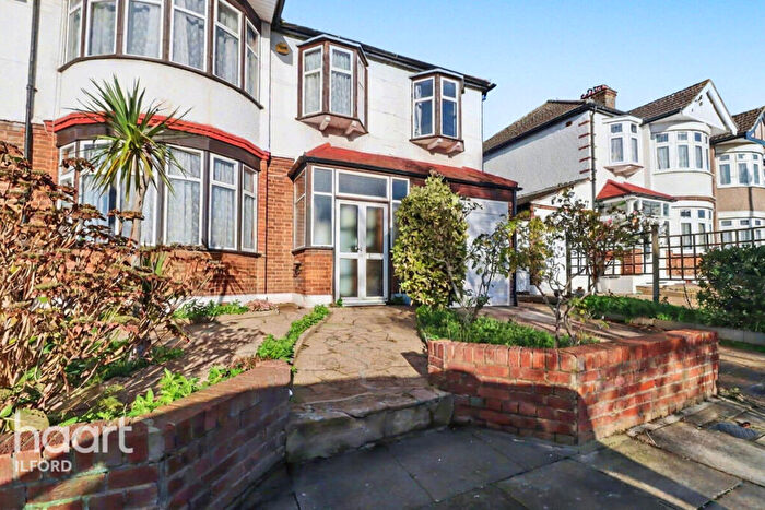 3 Bedroom Terraced House To Rent In Worcester Gardens, Ilford, IG1