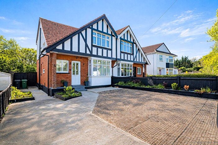 3 Bedroom Semi-Detached House For Sale In St. Helens Road, Hastings, TN34