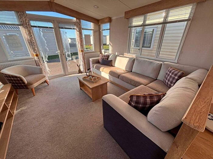 2 Bedroom Mobile/park Home For Sale In Hythe Road, Dymchurch, Romney Marsh, TN29