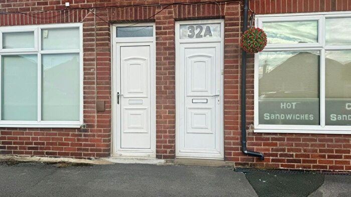 3 Bedroom Flat To Rent In Croftlands, Dewsbury, WF12