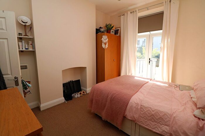 3 Bedroom Flat To Rent In Bride Street, London, N7