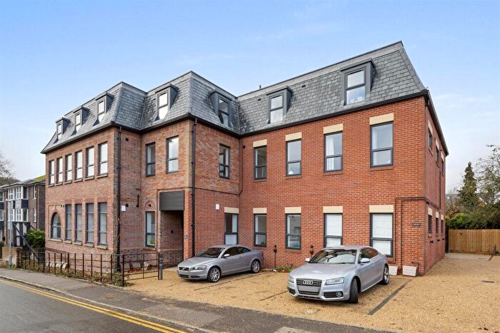 1 Bedroom Apartment To Rent In Harlow Road, High Wycombe, HP13