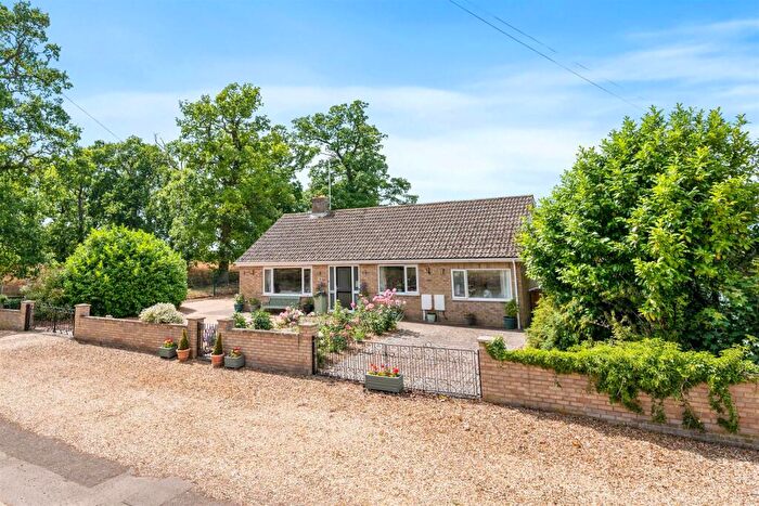 3 Bedroom Detached Bungalow For Sale In Islington, Titchmarsh, NN14