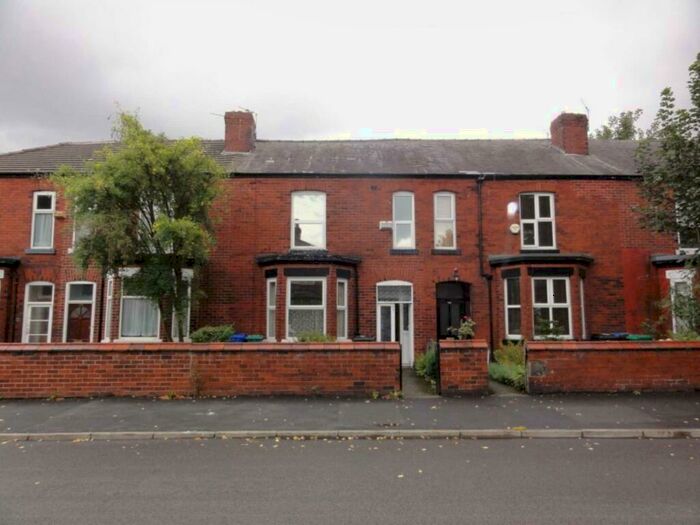 3 Bedroom Semi-Detached House To Rent In Yew Tree Road, Withington, M20