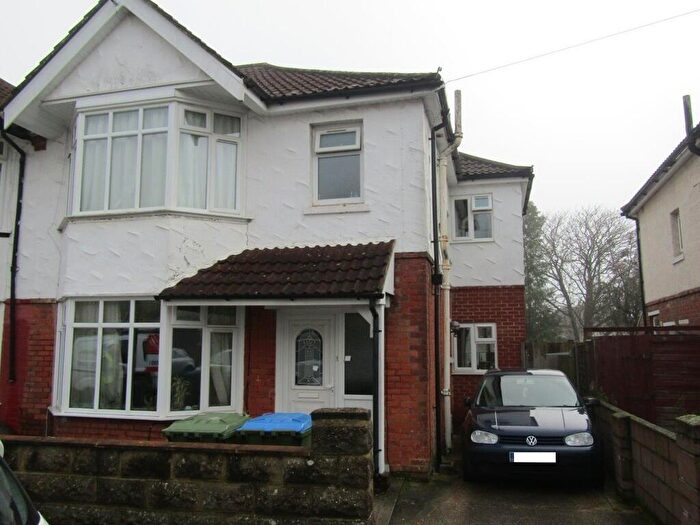6 Bedroom Semi-Detached House To Rent In Merton Road, Southampton, SO17