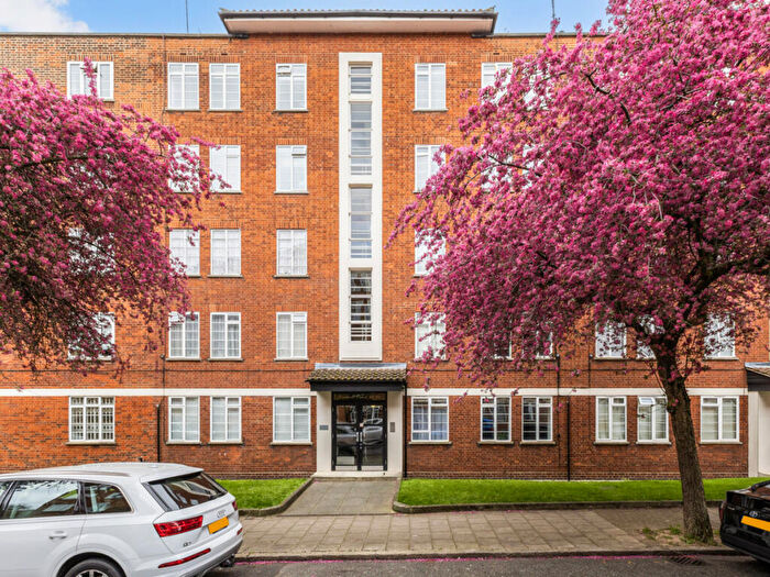 2 Bedroom Apartment For Sale In Shannon Place, London, NW8