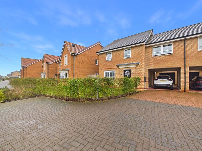 4 Bedroom Link Detached House For Sale In Broadstone Drive, Hampton Water, PE7